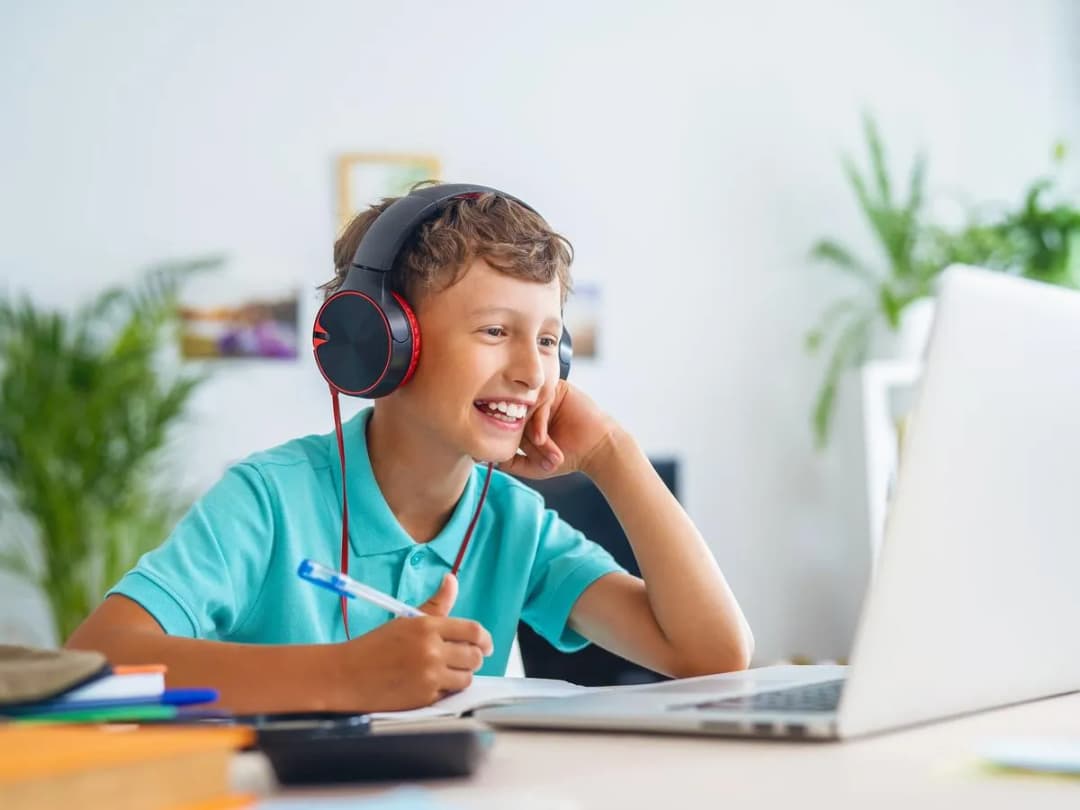 Koszty nauczania w chmurze: Porównanie platform i oszczędności